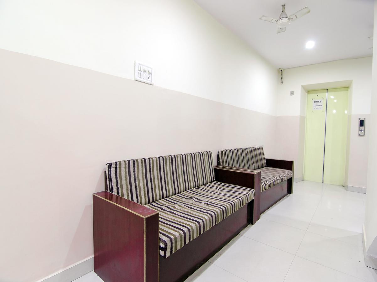 Oyo 14345 Panchsheel 3*