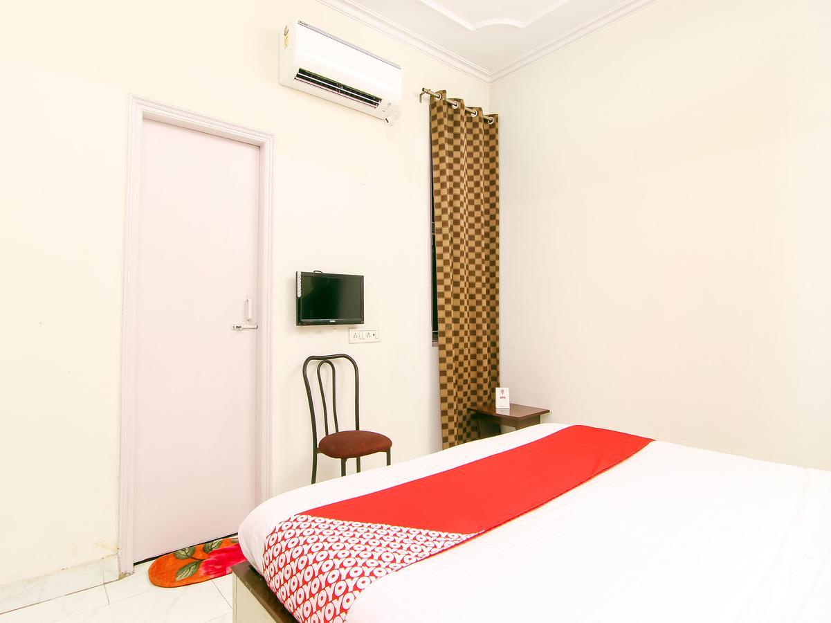Oyo 14345 Panchsheel Hotel 3*
